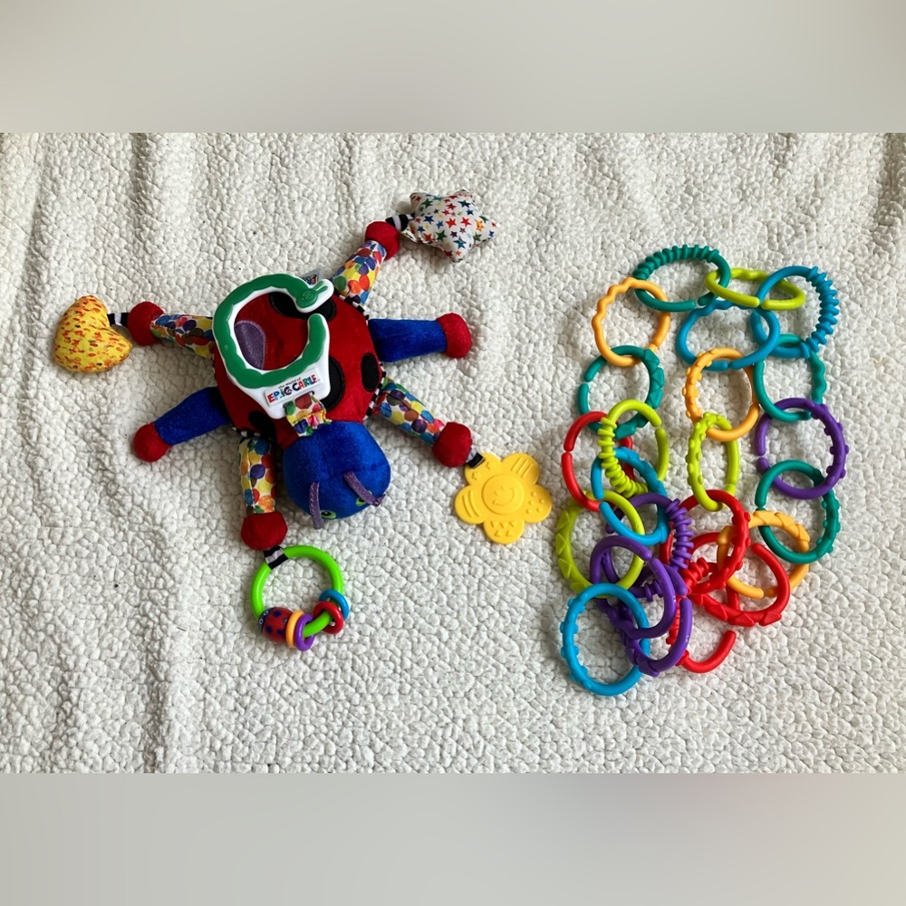 Set of Plastic Links & Cloth Spider Rattle with hook (the world of Epic Carle)